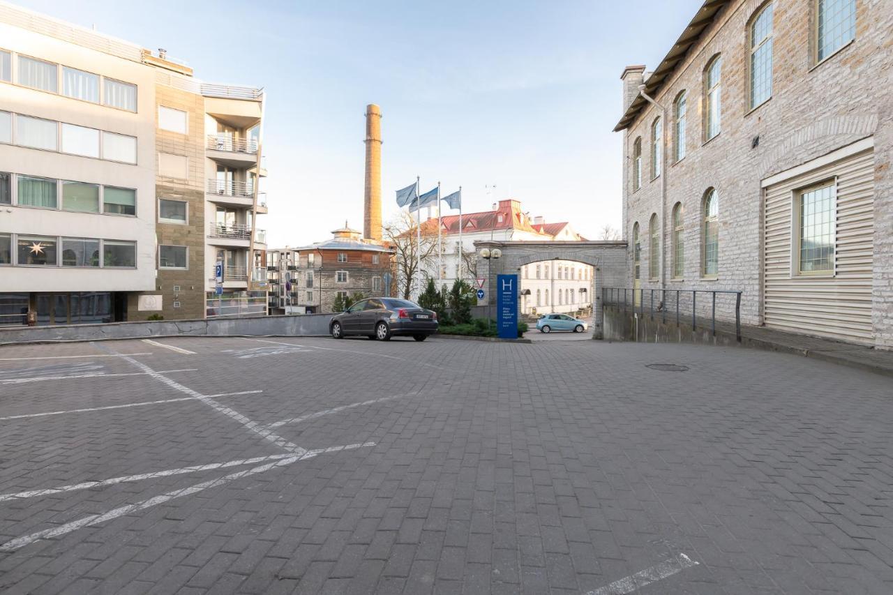 Hilltop Apartments - Ilmarine District タリン エクステリア 写真